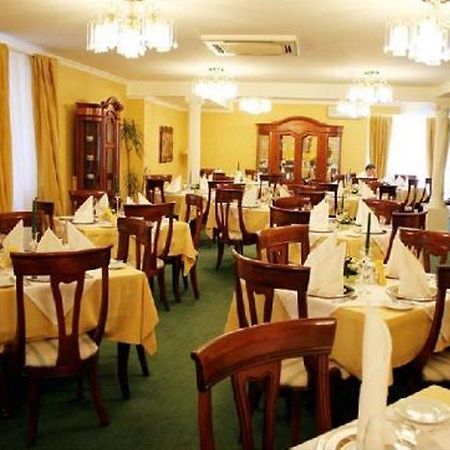 Monte-Nelly Hotel Bucarest Exterior foto